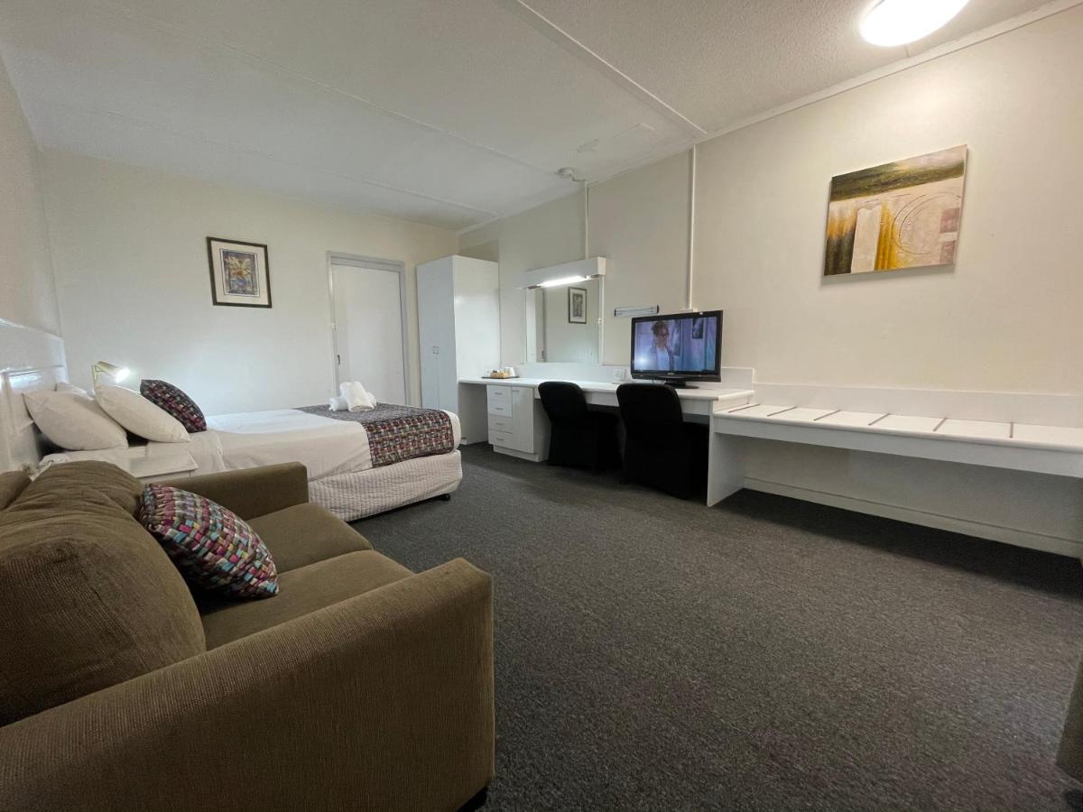 Parkside Motel 3*