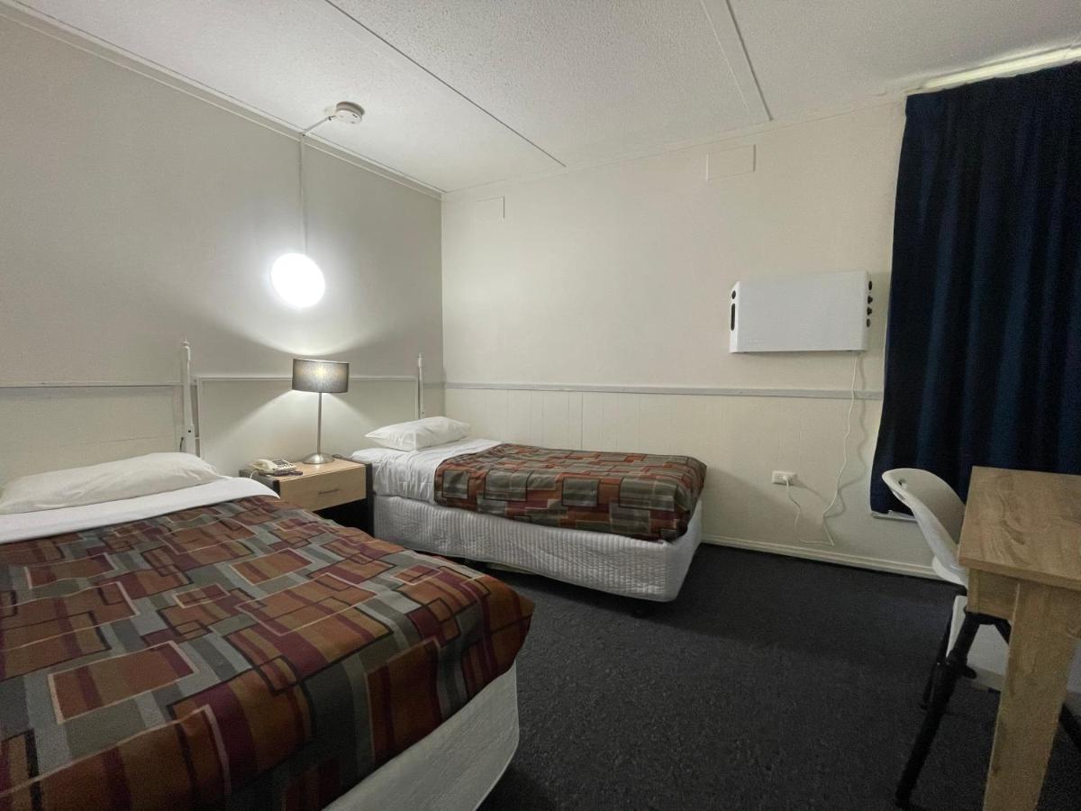 Parkside Motel