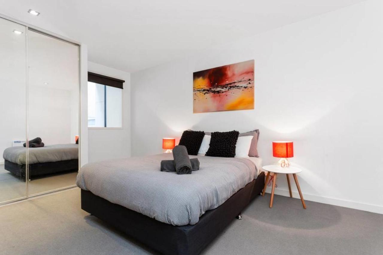 Complete Host Aqualuna Melbourne