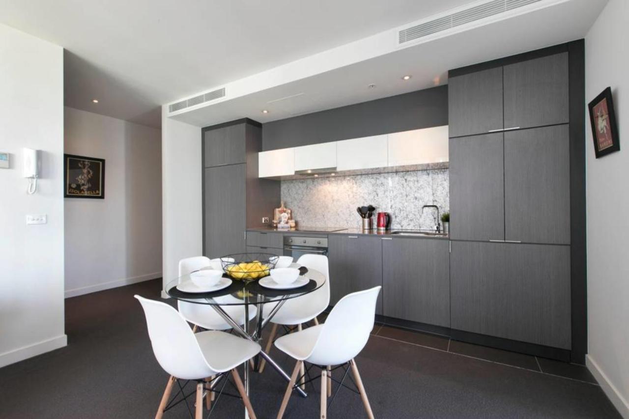 Apartment Complete Host Wrap