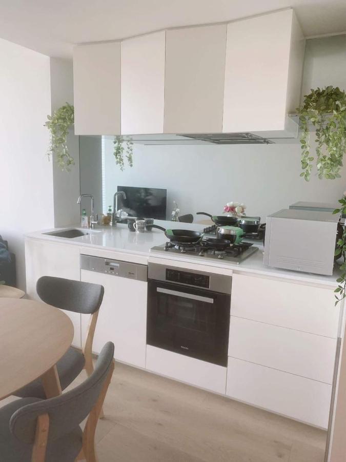 New Luxury 1br Apt, Infinity Pool * Melbourne