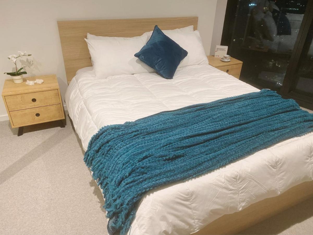 New Luxury 1br Apt, Infinity Pool * Melbourne