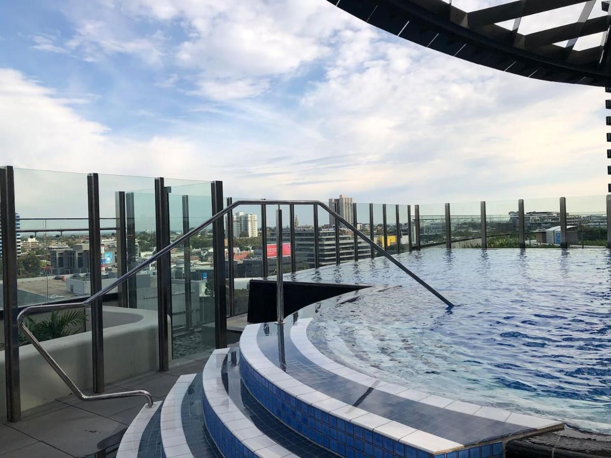 Apartment New Luxury 1br Apt, Infinity Pool