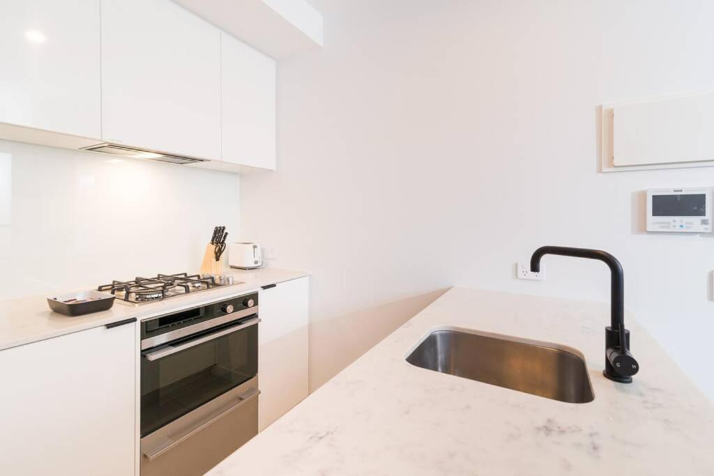 Spacious 2br Brunswick Apt * Melbourne