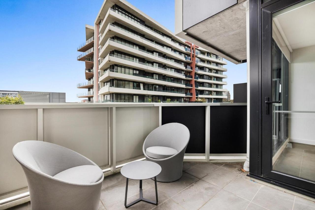 Near Botanic Garden With Gym, Sauna & Parking Melbourne