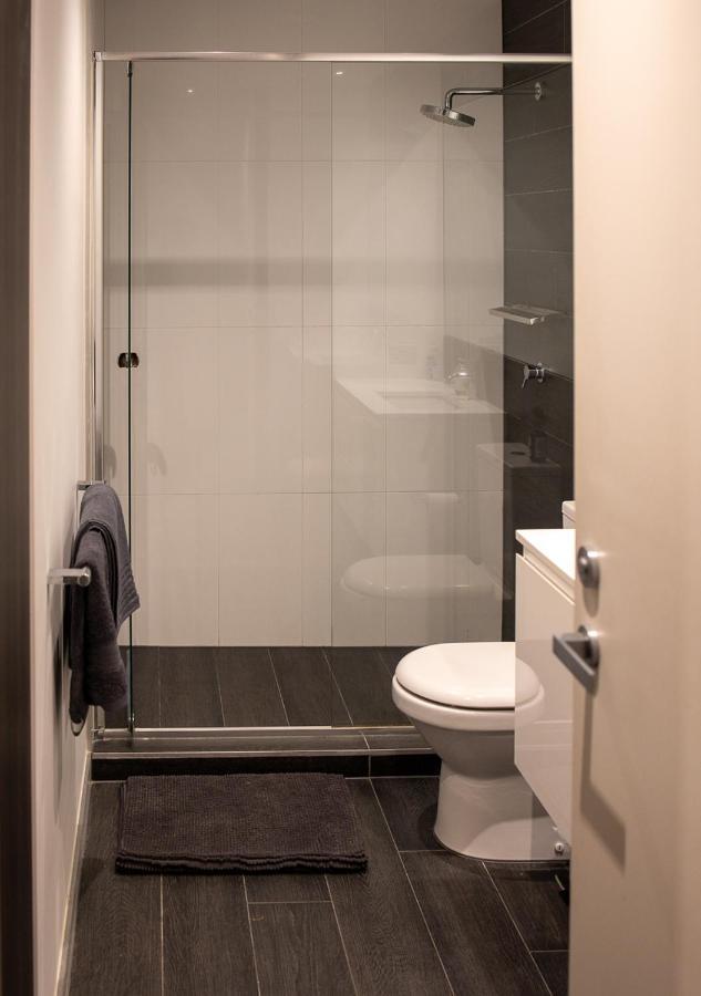 Modern Quiet 1 & 2 Bed Opposite Park *