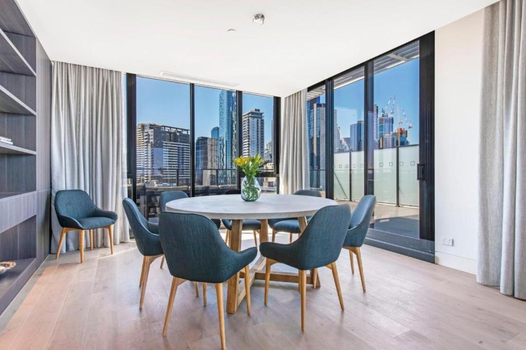 Apartment Luxury Penthouse With Astonishing Bay And Views