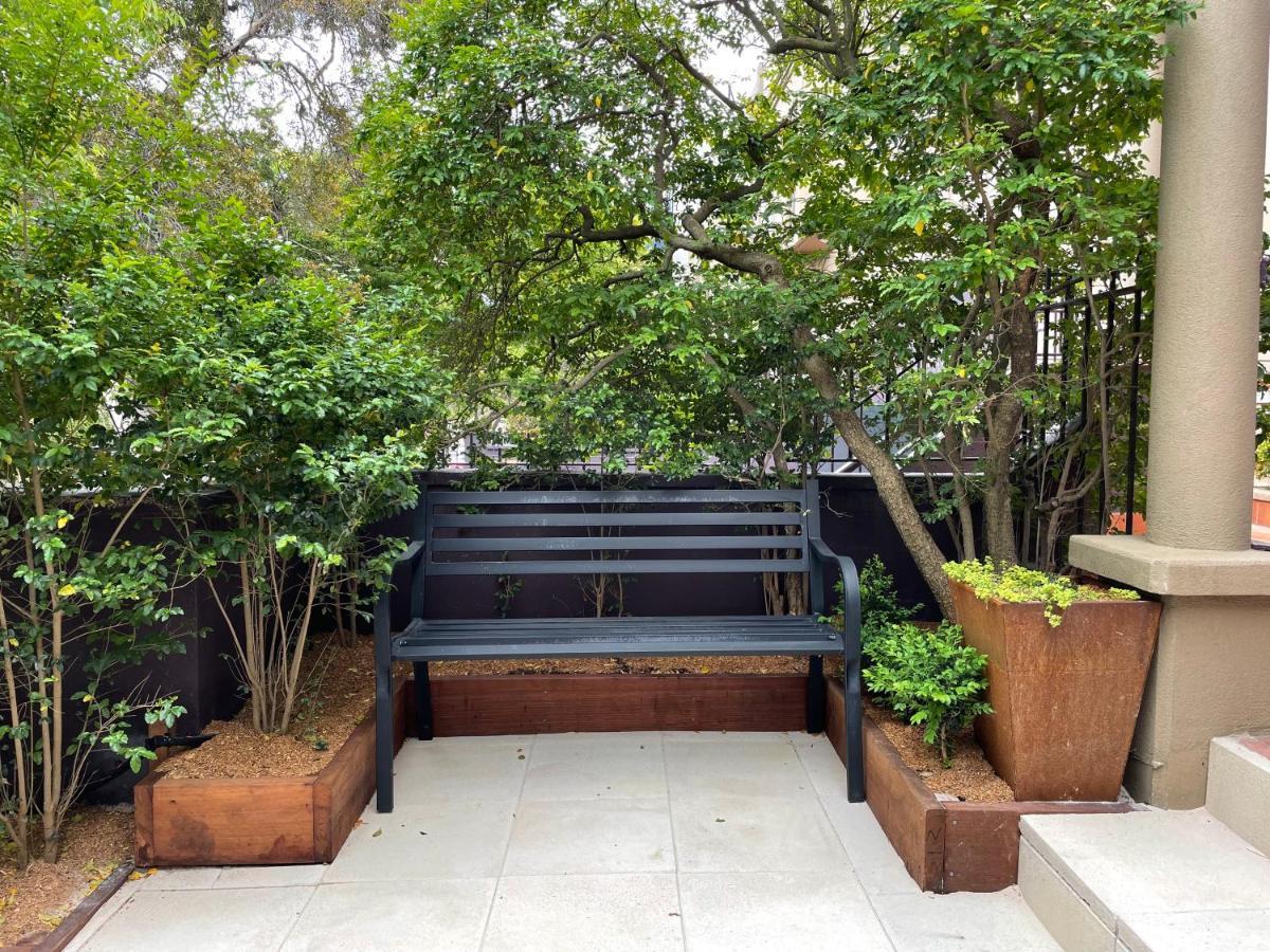 Stylish Townhouse In Melbourne's Playground * Melbourne