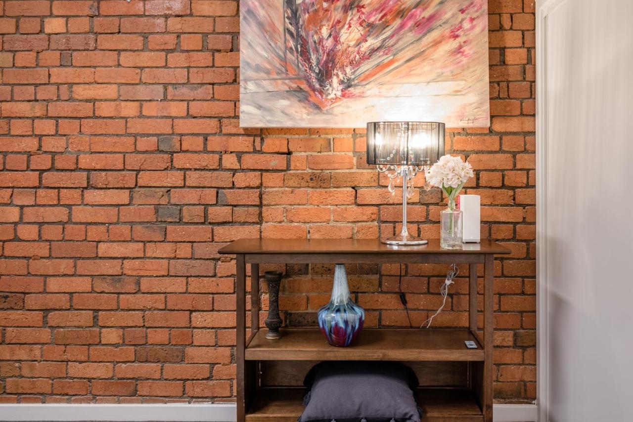 Staycentral - Heritage Warehouse Retreat Apartment Melbourne