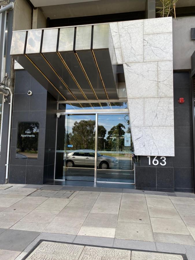 Modern Quiet 1 & 2 Bed Opposite Park *