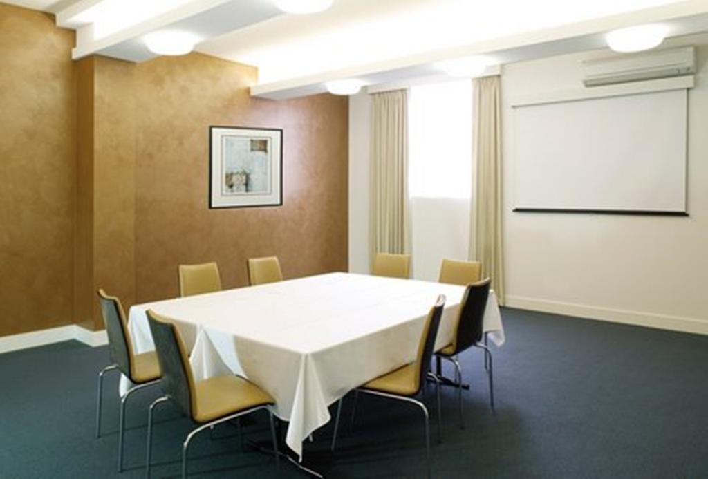 Western Travel Hotel 4*