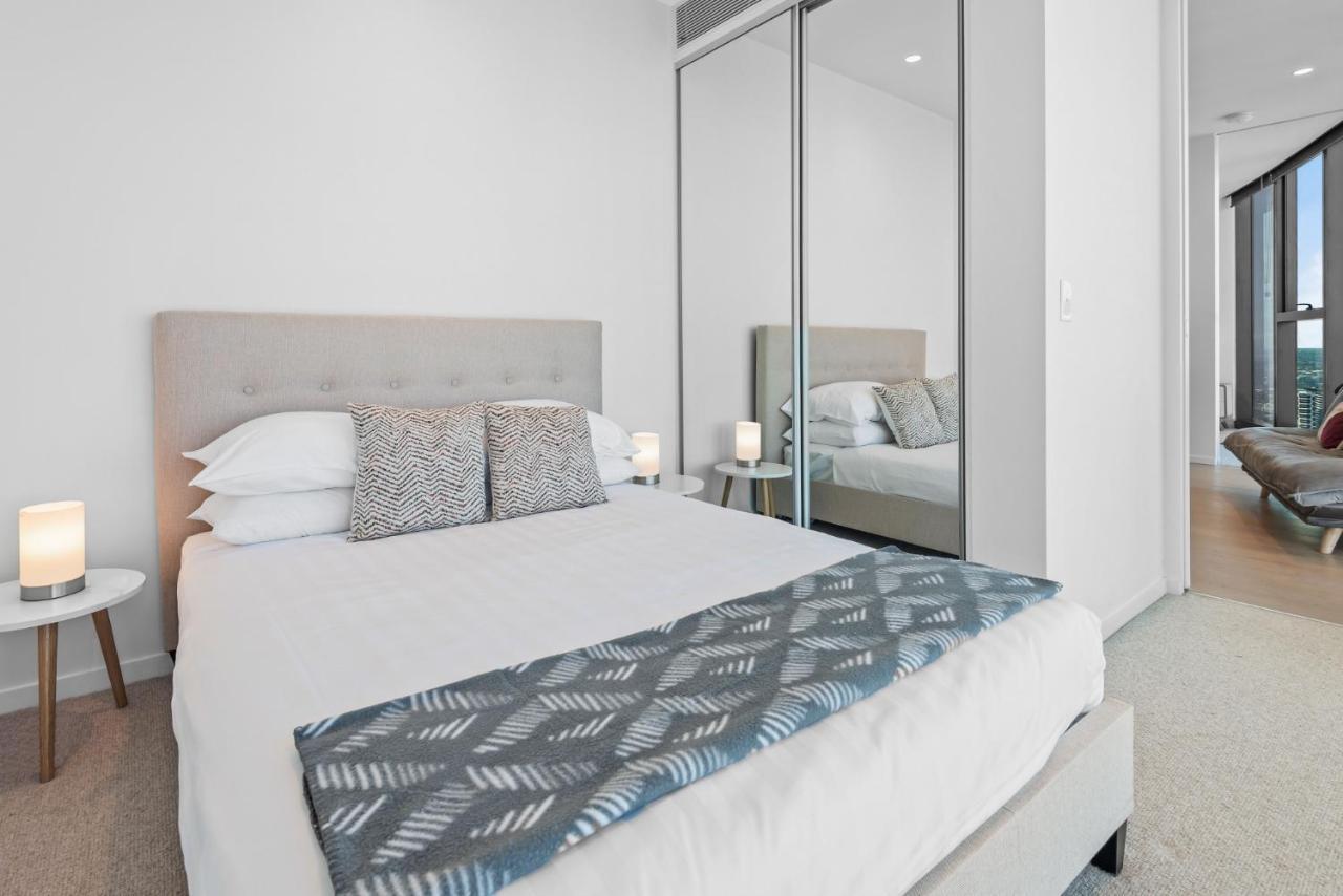 Modern Penthouse With Views * Melbourne