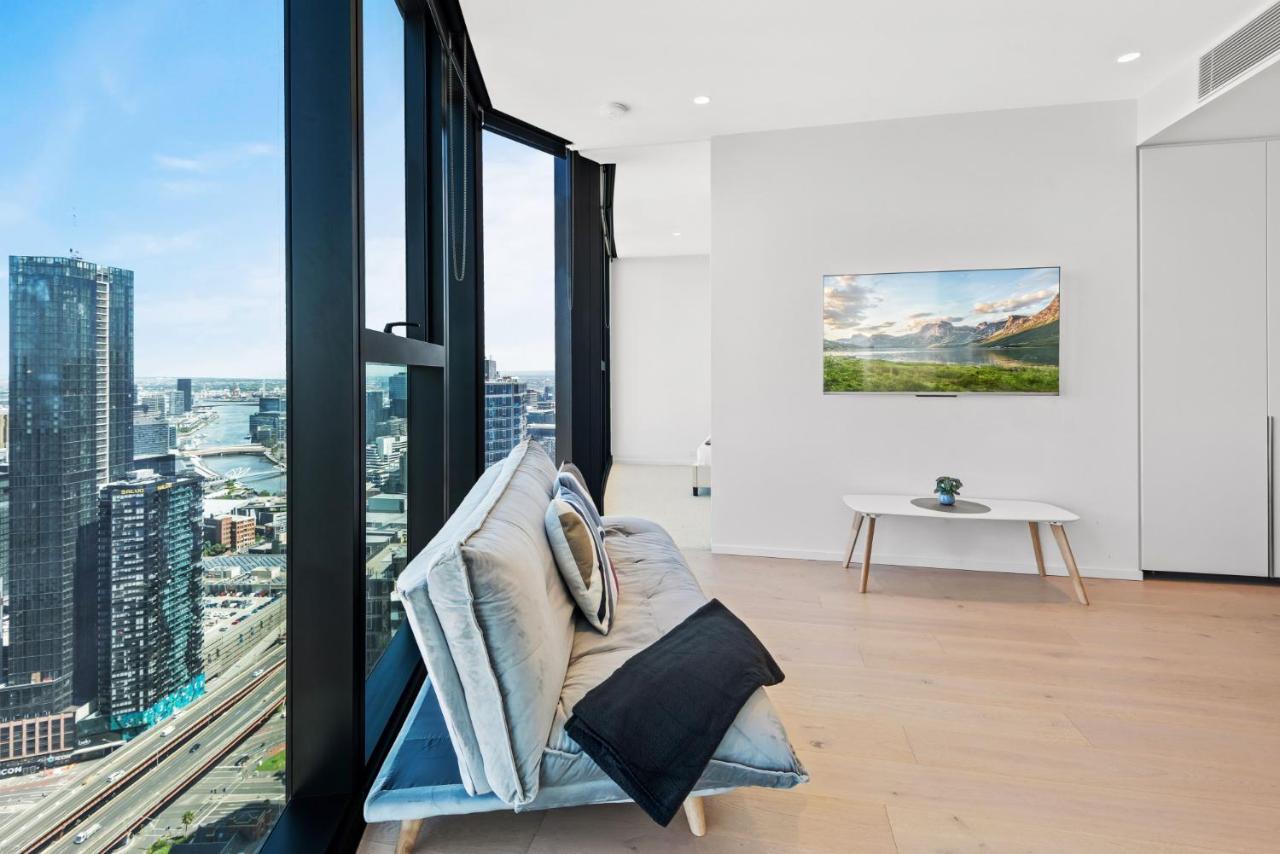 Modern Penthouse With Views Apartment