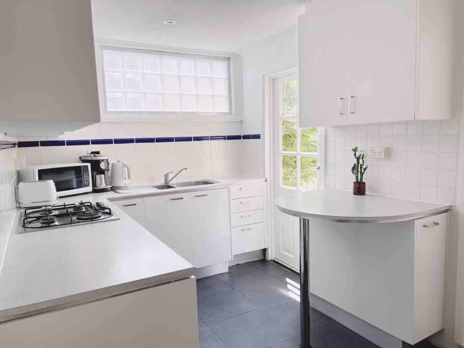 Cheerful 2 Bedroom Residential Apartamento *