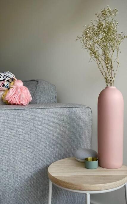 The Pas.coe - A Stylish 1 Bedroom Unit With Free Parking. Apartment