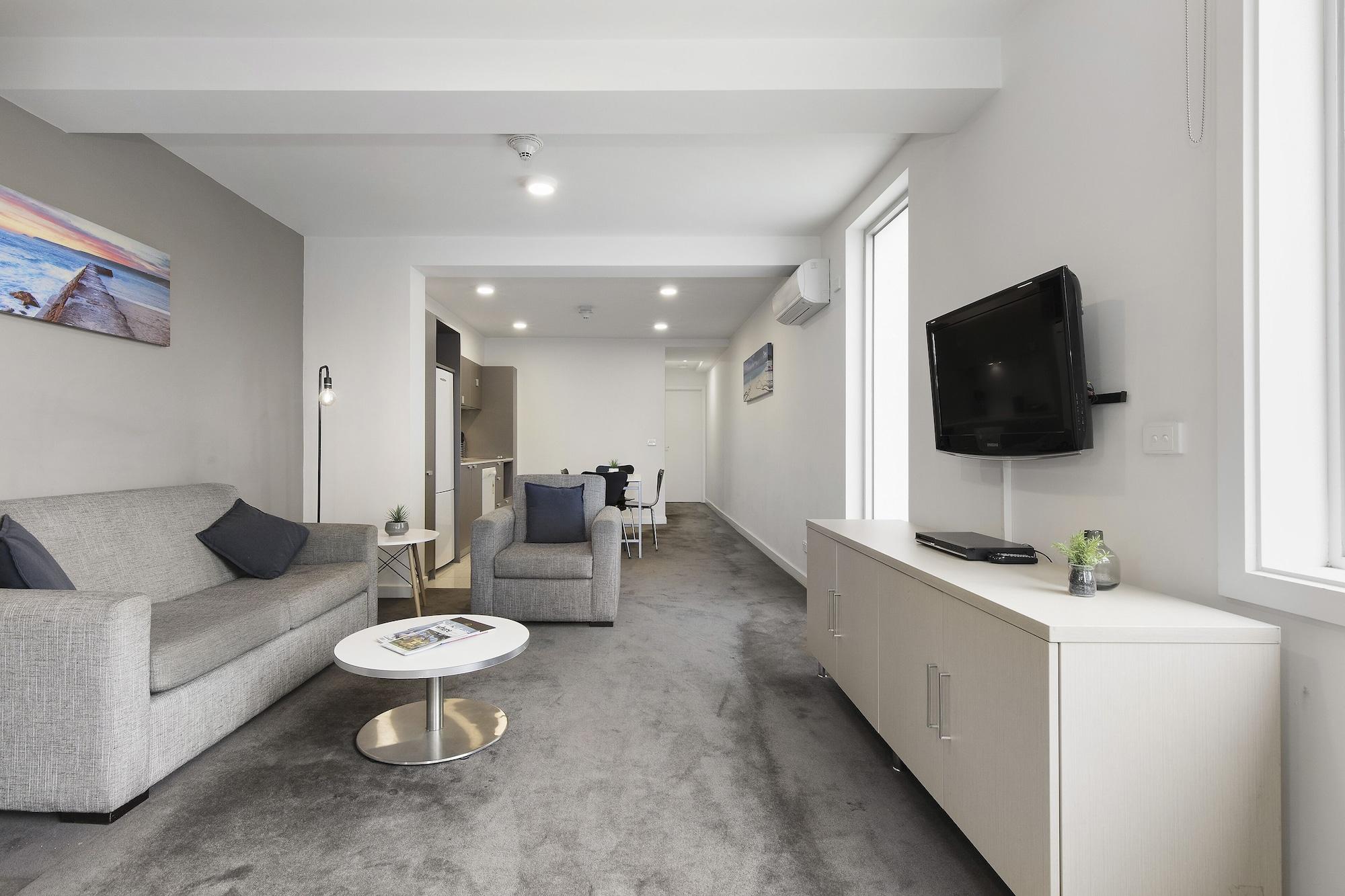 Cosmopolitan And Hotel Melbourne