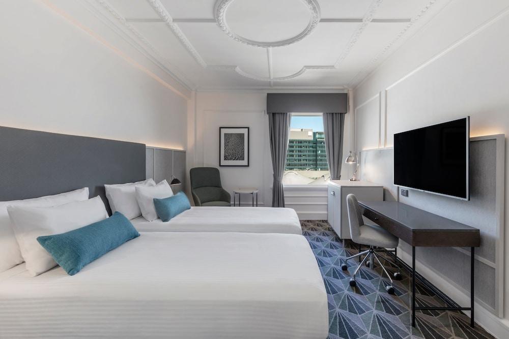 Hotel The Savoy On Little Collins Melbourne