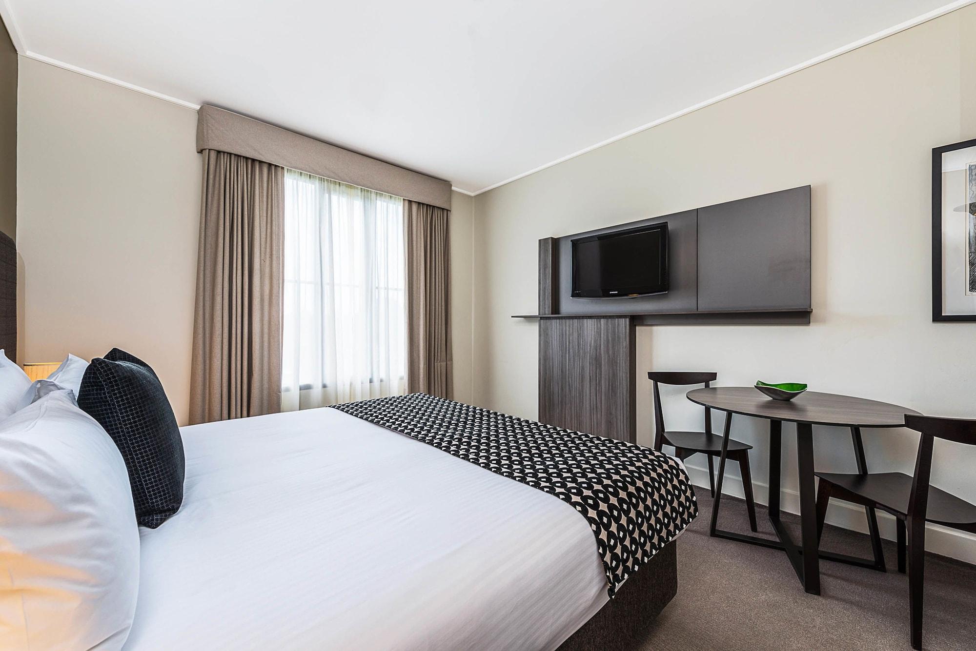 Aparthotel Mantra On Jolimont 4*