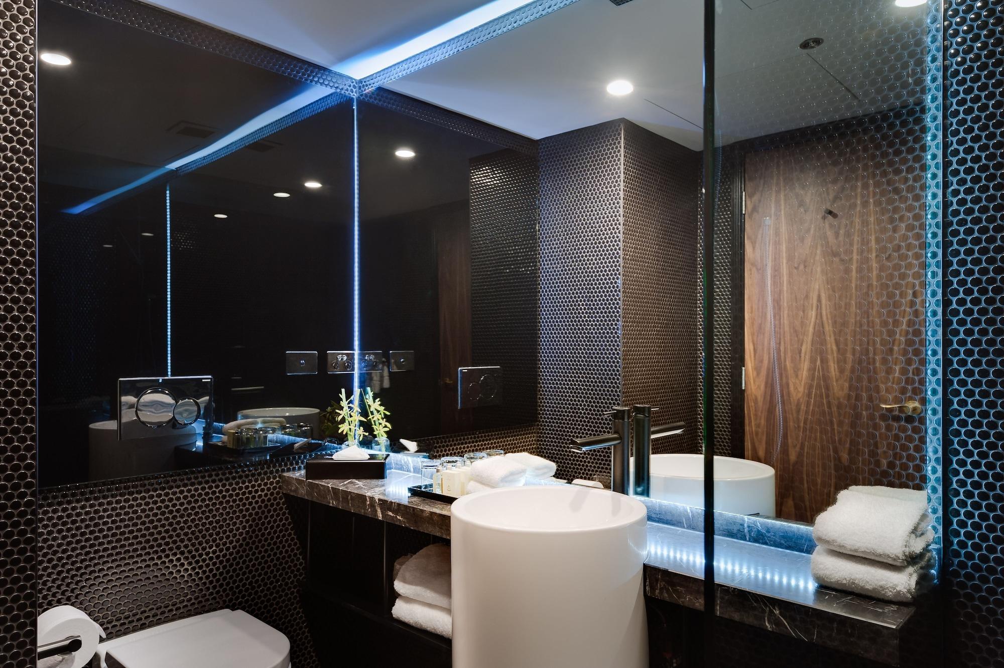 Hotel Stamford Plaza 5*