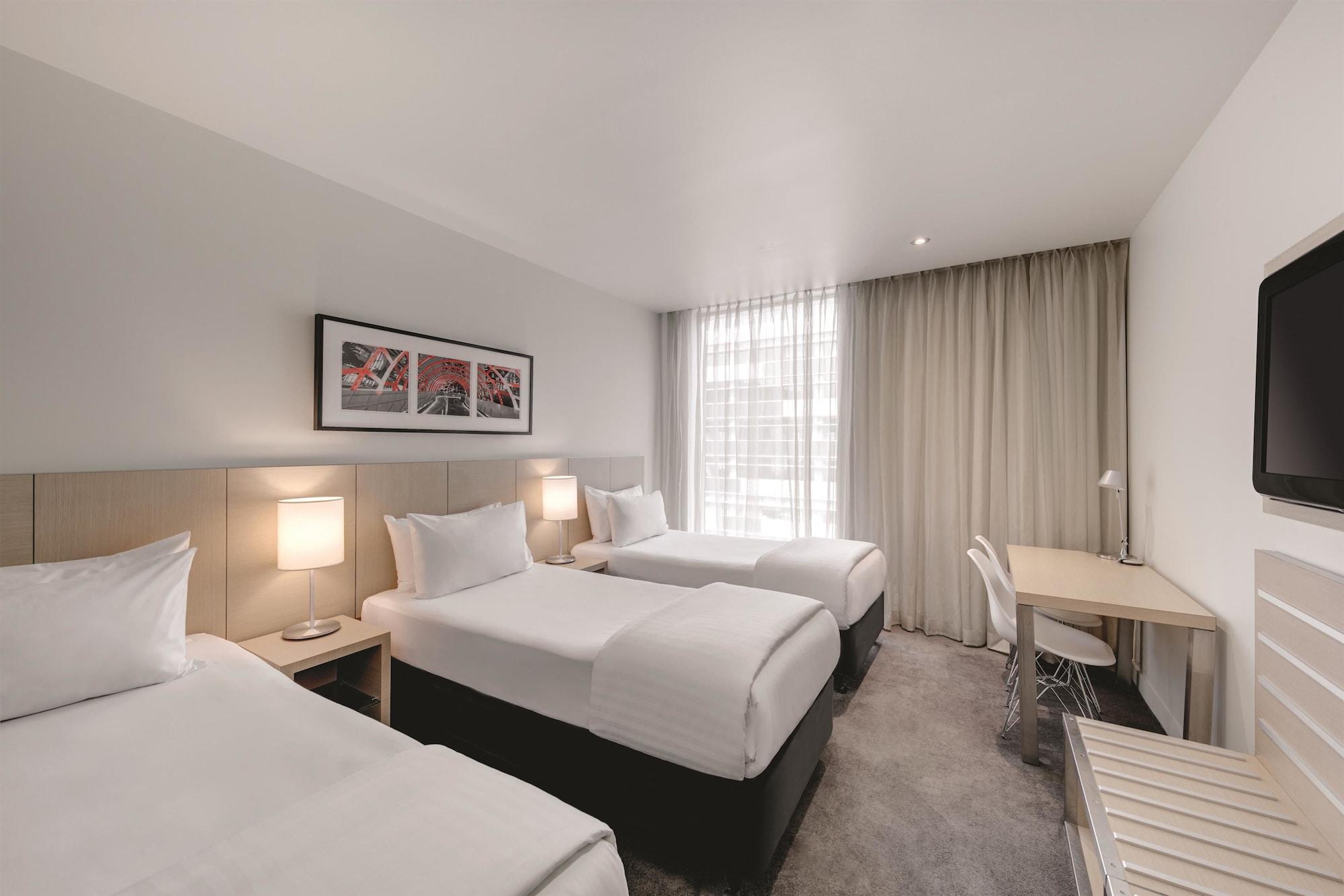 Travelodge Docklands Hotel