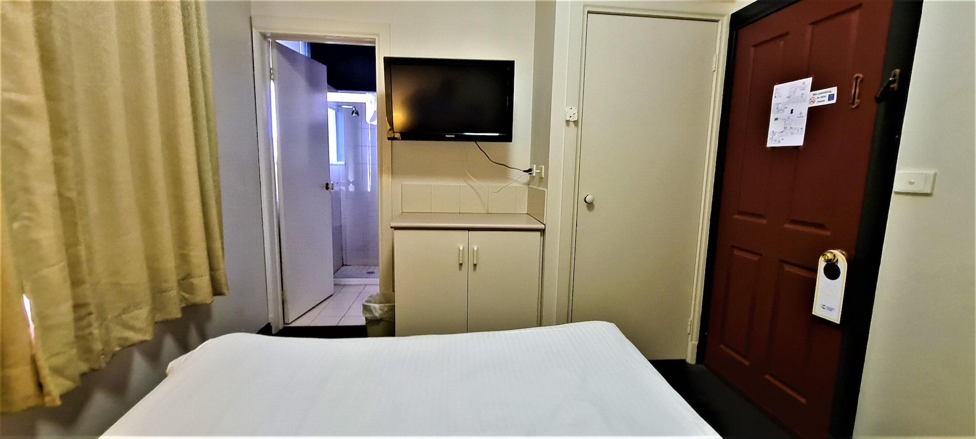 Brunswick Tower 3*