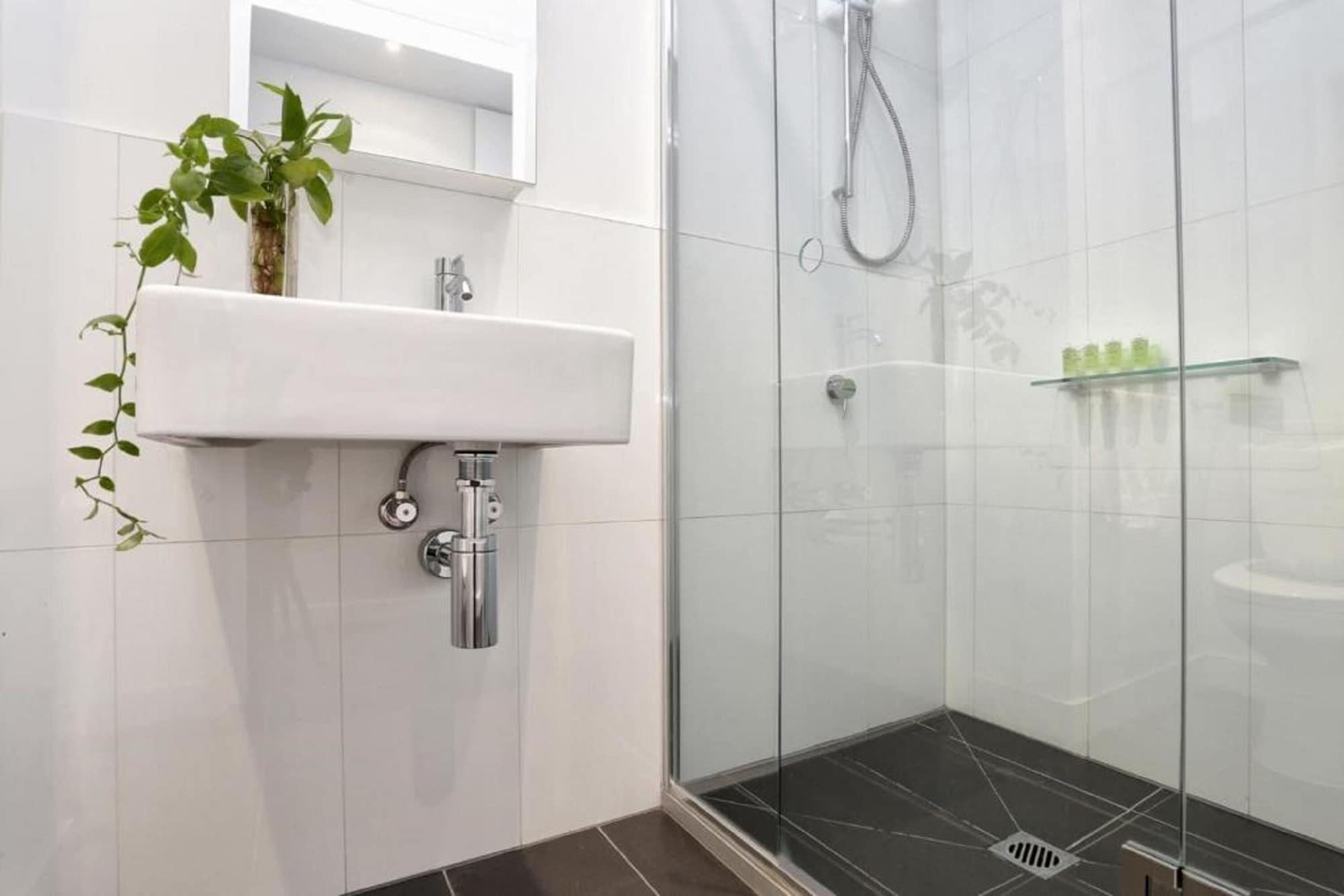 Aura On Flinders Serviced