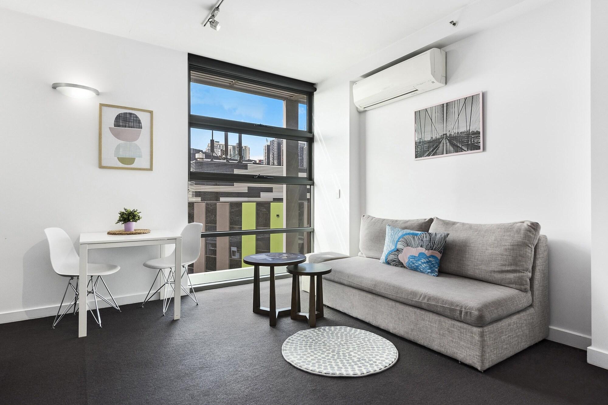 Docklands Private Collection - Harbour Aparthotel