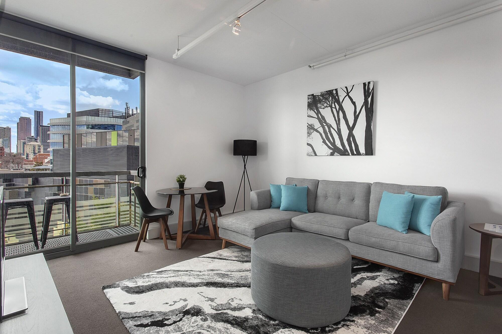 Docklands Private Collection - Harbour Aparthotel