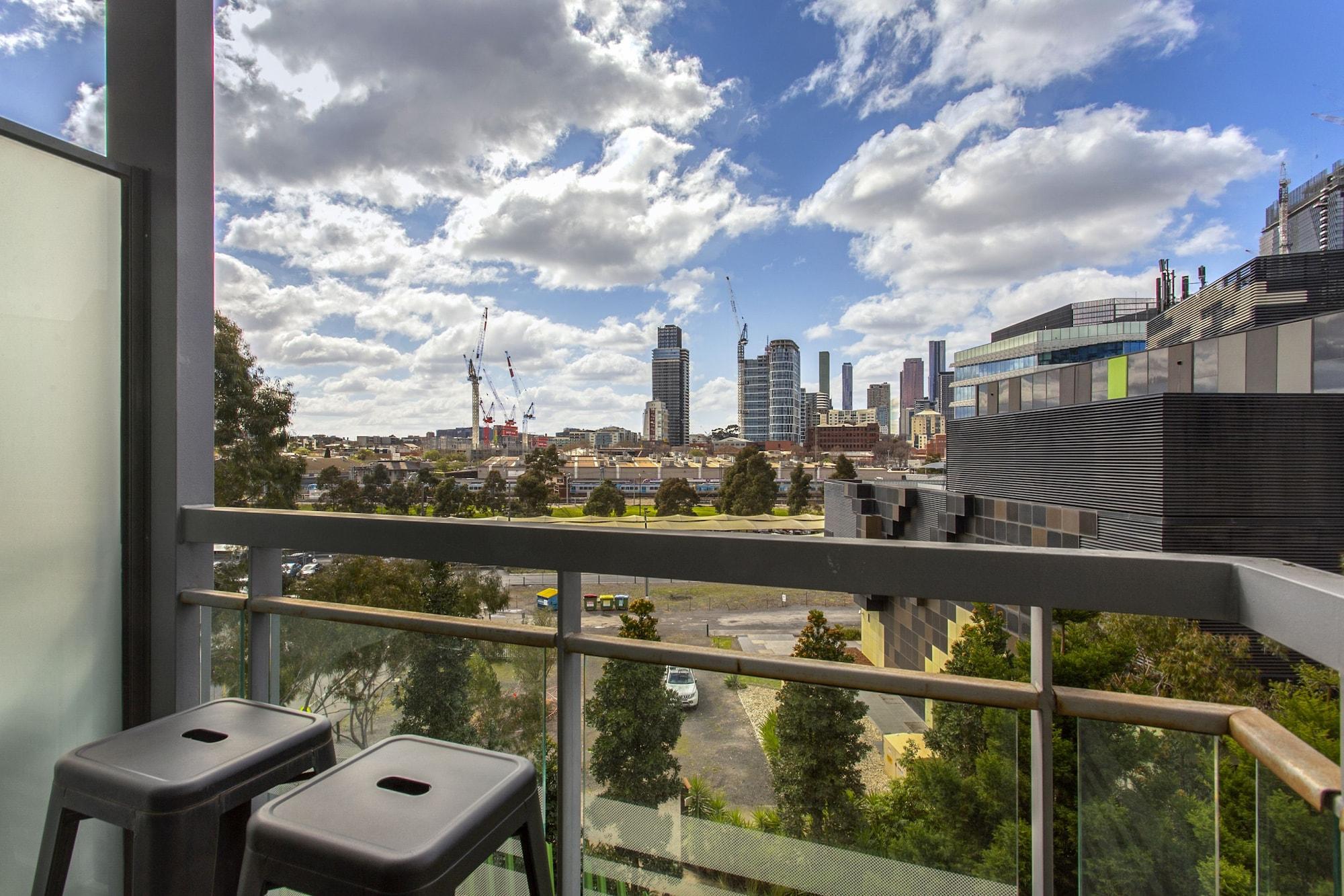 Docklands Private Collection - Harbour Aparthotel