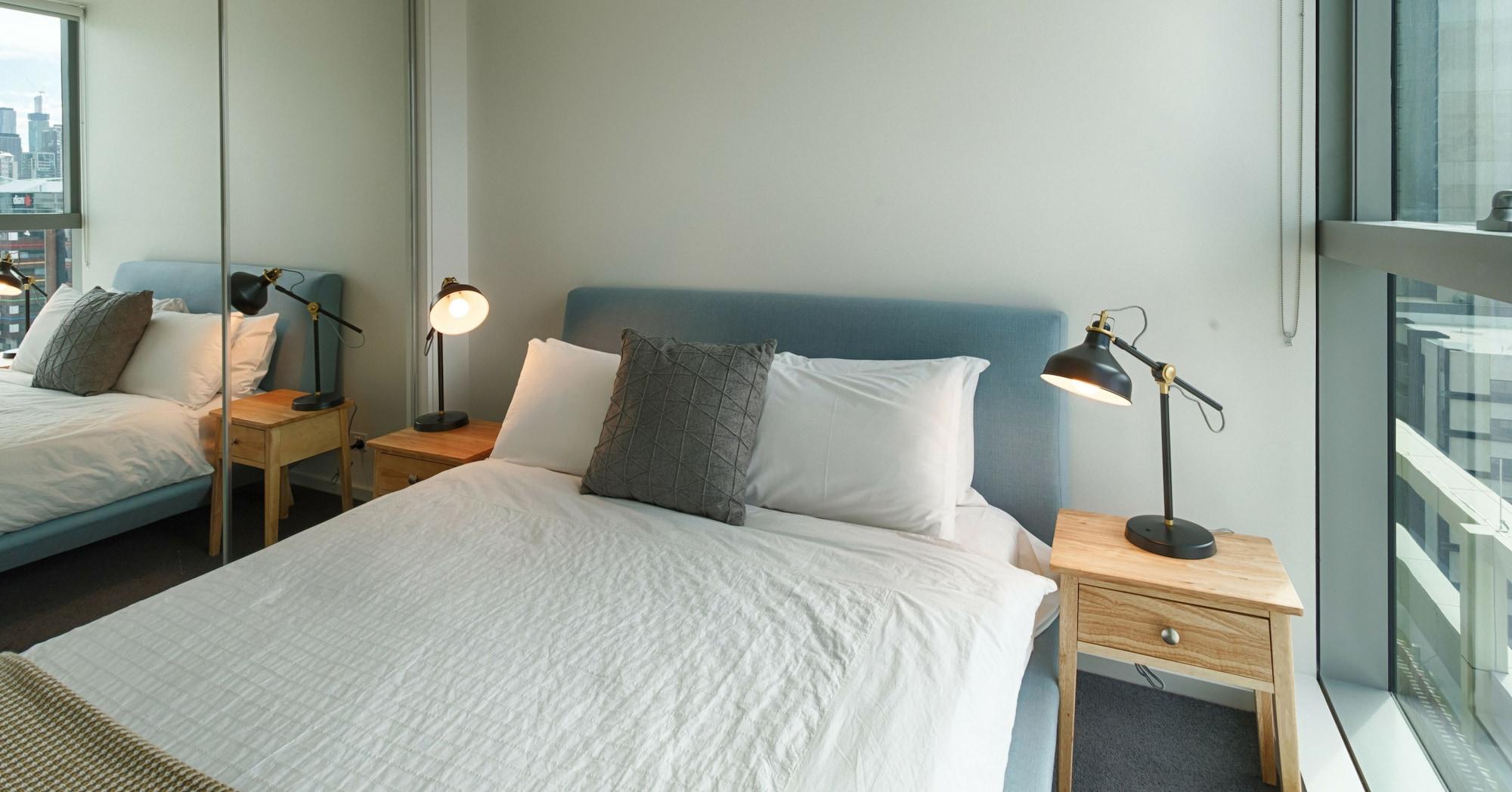 Orange Apartment *