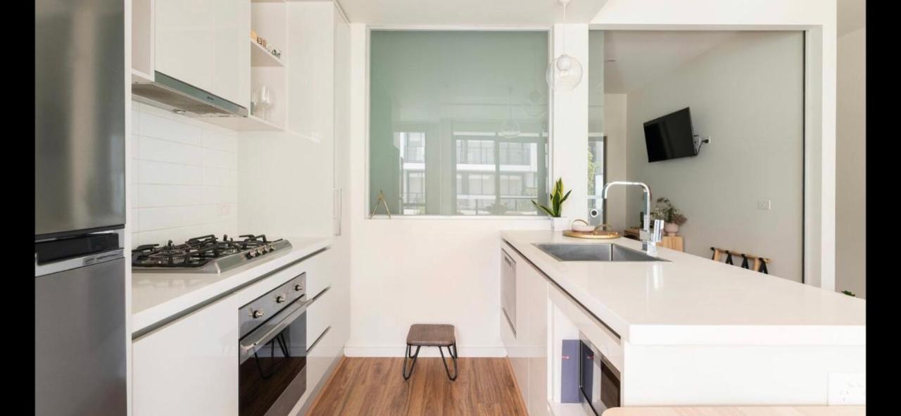 The Pas.coe - A Stylish 1 Bedroom Unit With Free Parking.