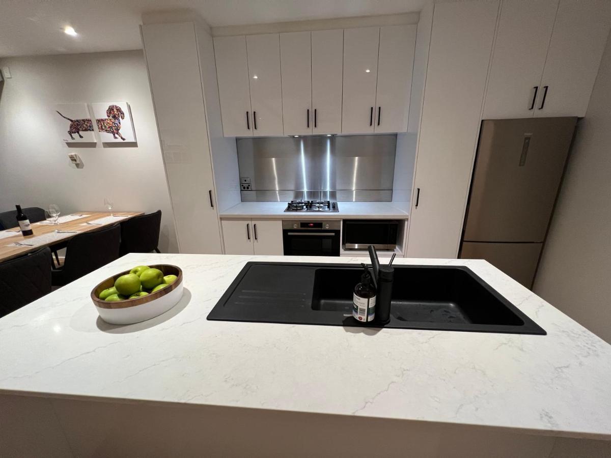 Luxury St Kilda Townhouse In The Sky Apartment Melbourne