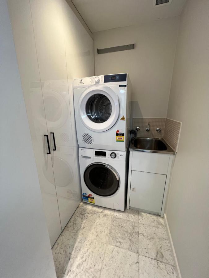 Apartment Luxury St Kilda Townhouse In The Sky
