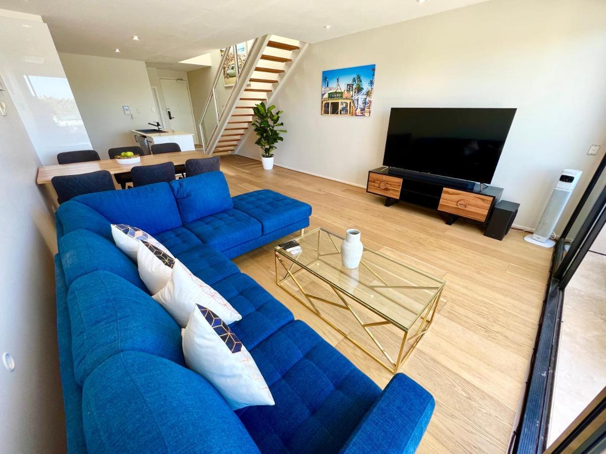 Luxury St Kilda Townhouse In The Sky