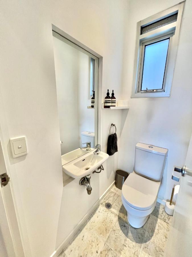 Apartment Luxury St Kilda Townhouse In The Sky