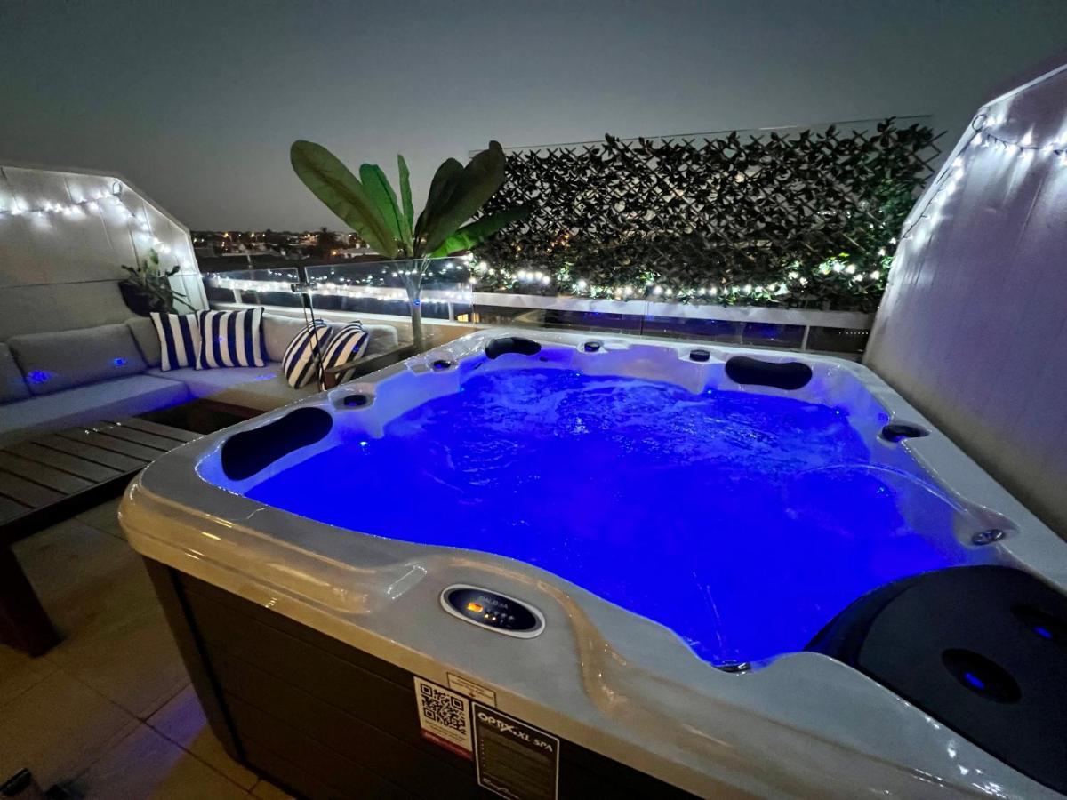 Luxury St Kilda Townhouse In The Sky