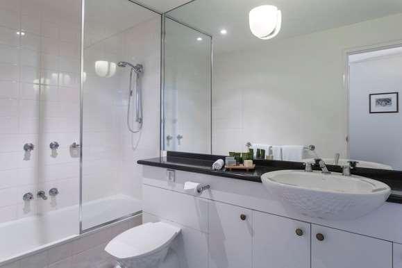 Mantra On Jolimont Aparthotel