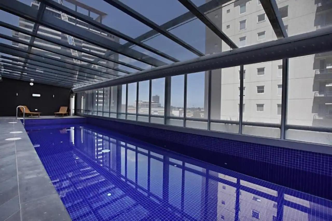 A Cozy & Spacious 2Br Apt Next To Crown With City Views & Free Parking