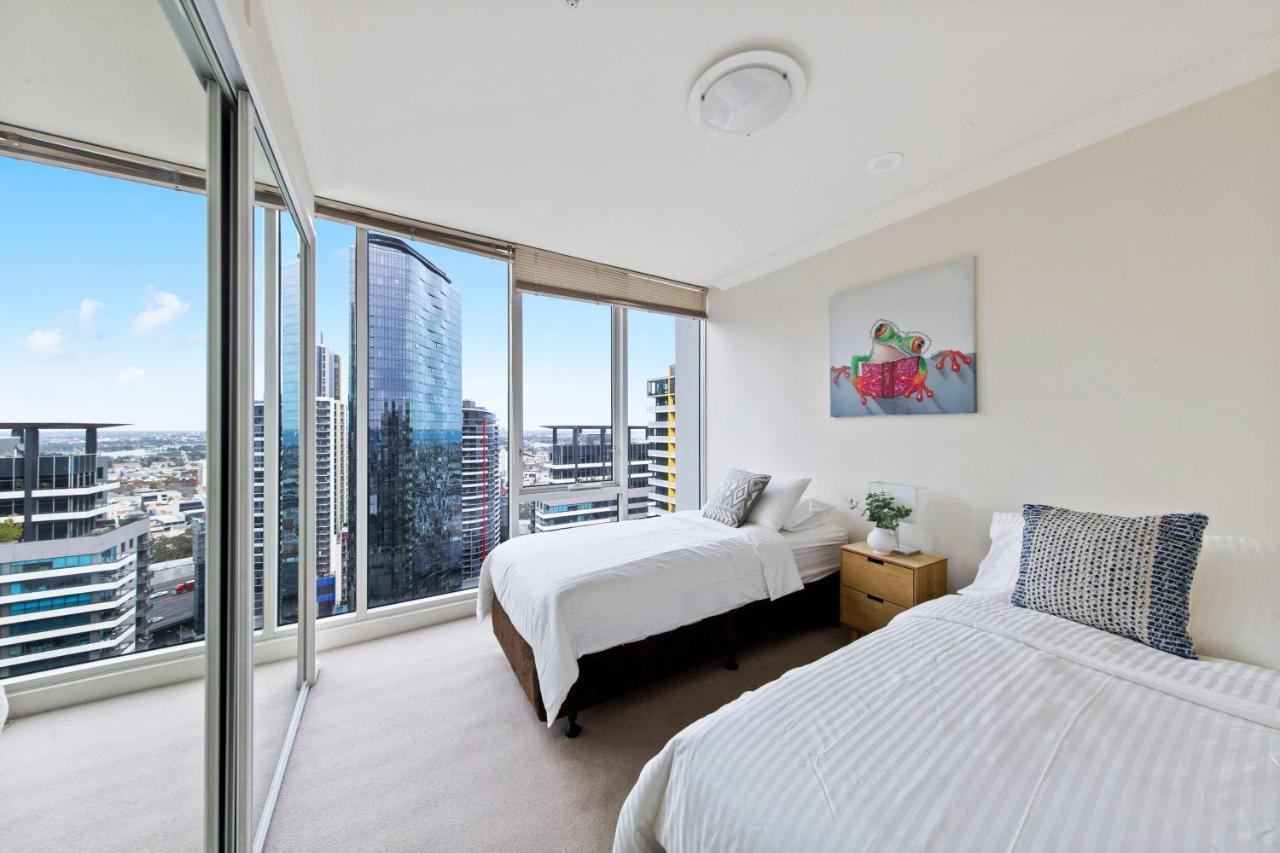 A Cozy & Spacious 2Br Apt Next To Crown With City Views & Free Parking Apartment *