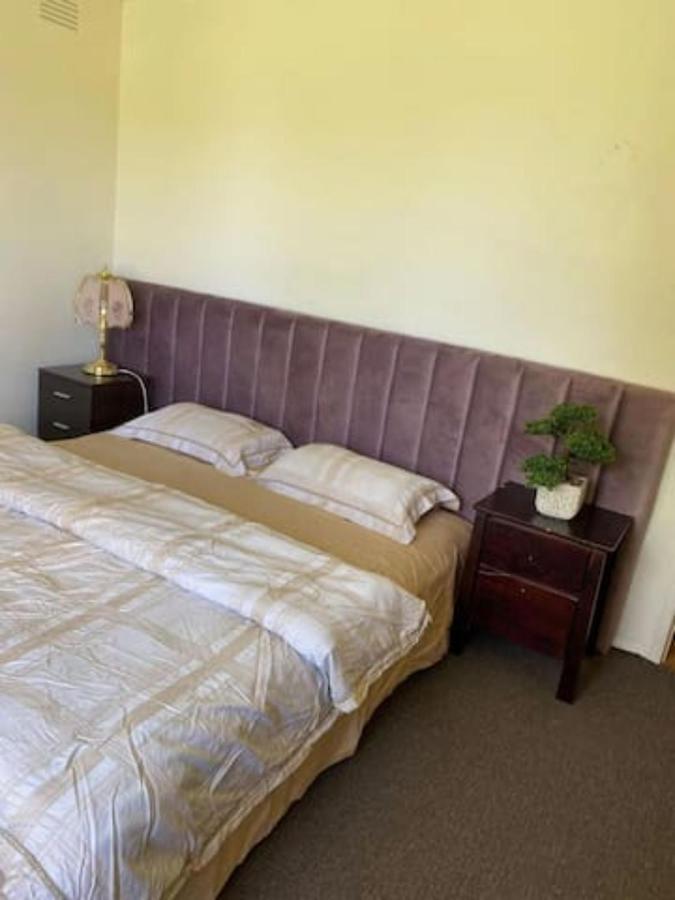Homestay 别墅大床间超便利的交通 *