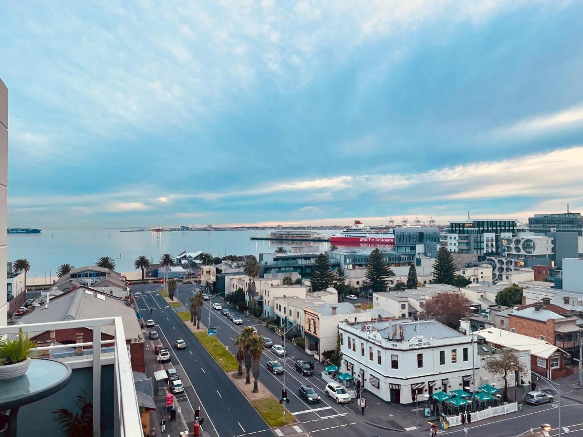 Beautiful Bay Views Huge 3-bedroom Office, Pool, Gym, 2 Car Spaces And So Much Apartment