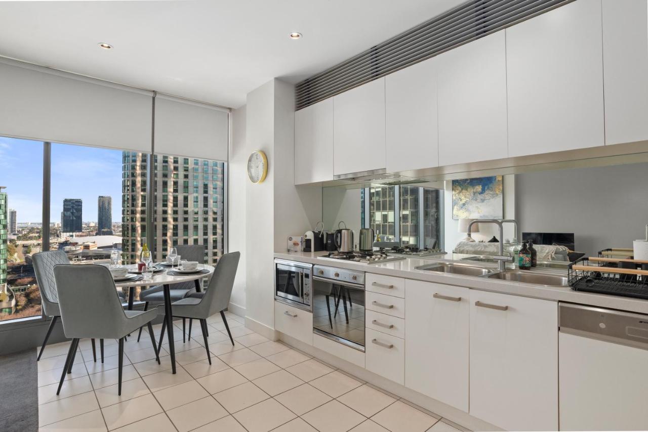 Sophisticated Designer W River & Views Apartamento