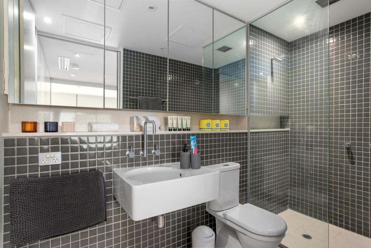 Sophisticated Designer W River & Views Apartamento