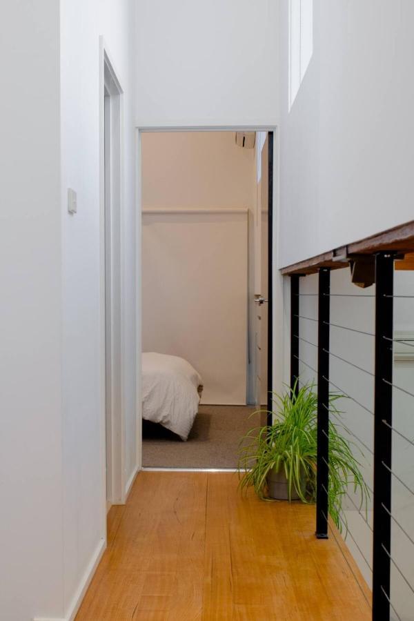 Richmond Loft - Cbd Warehouse Conversion W. Home Office Apartment *