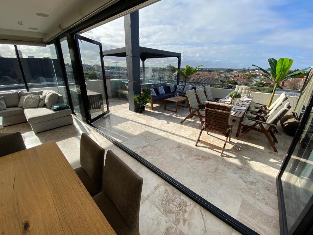 Apartment Luxurious Penthouse Oasis With Melbourne