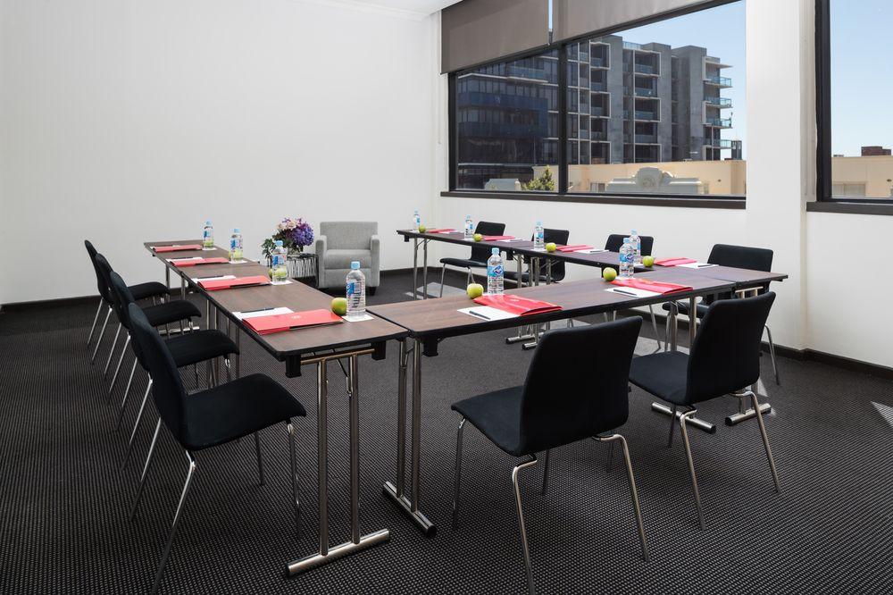 Crowne Plaza Carlton By Ihg Hotel 4*