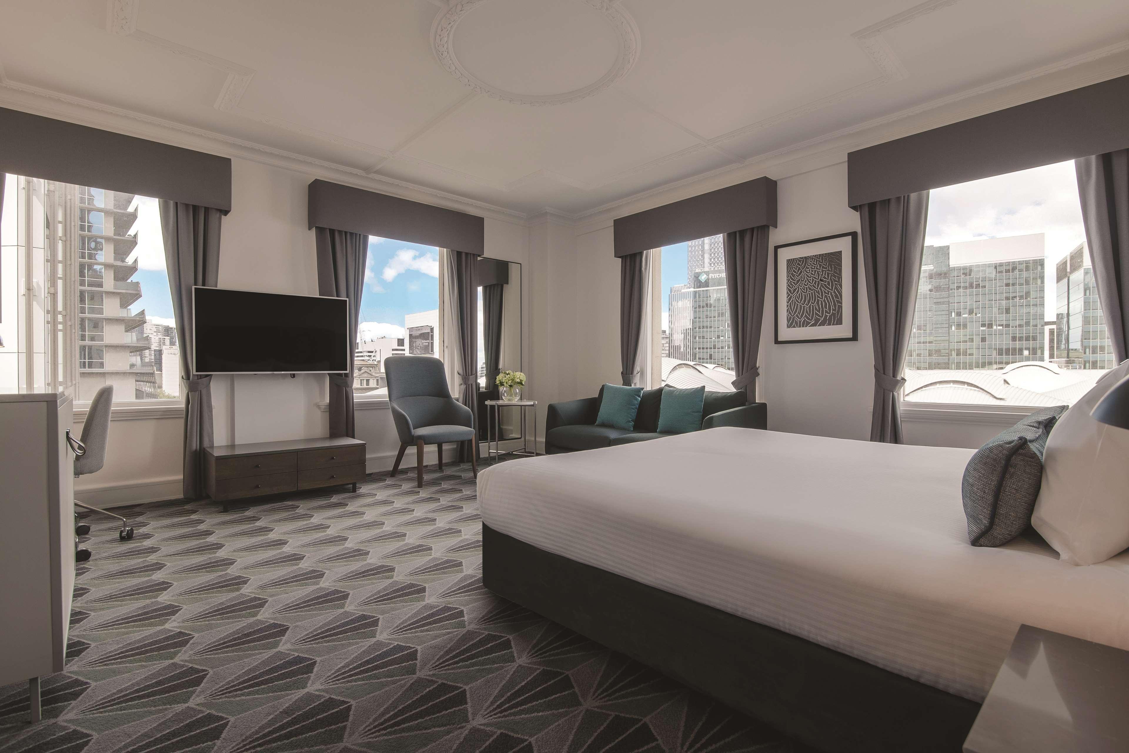 Hotel The Savoy On Little Collins Melbourne