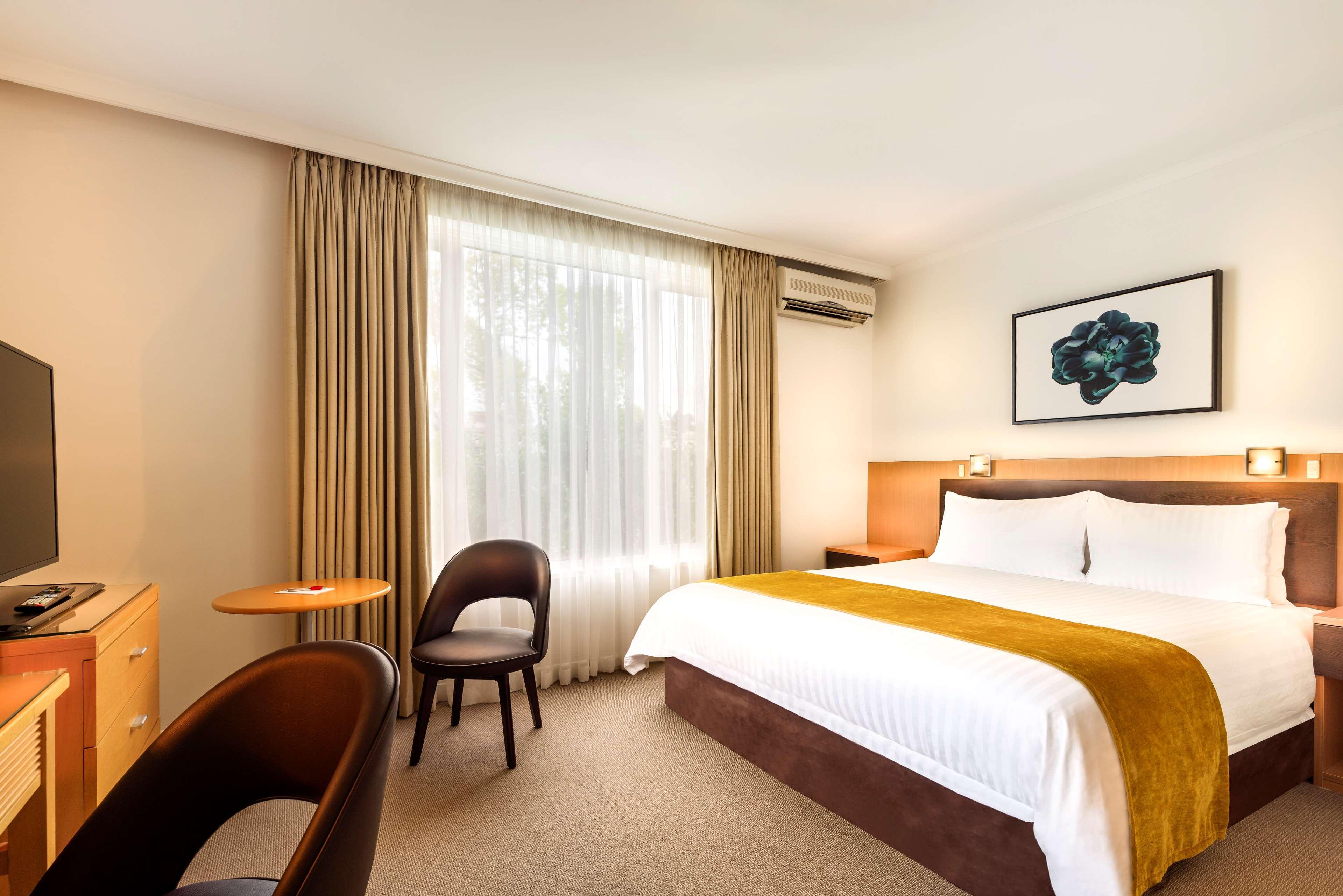Hotel Western Travel Melbourne
