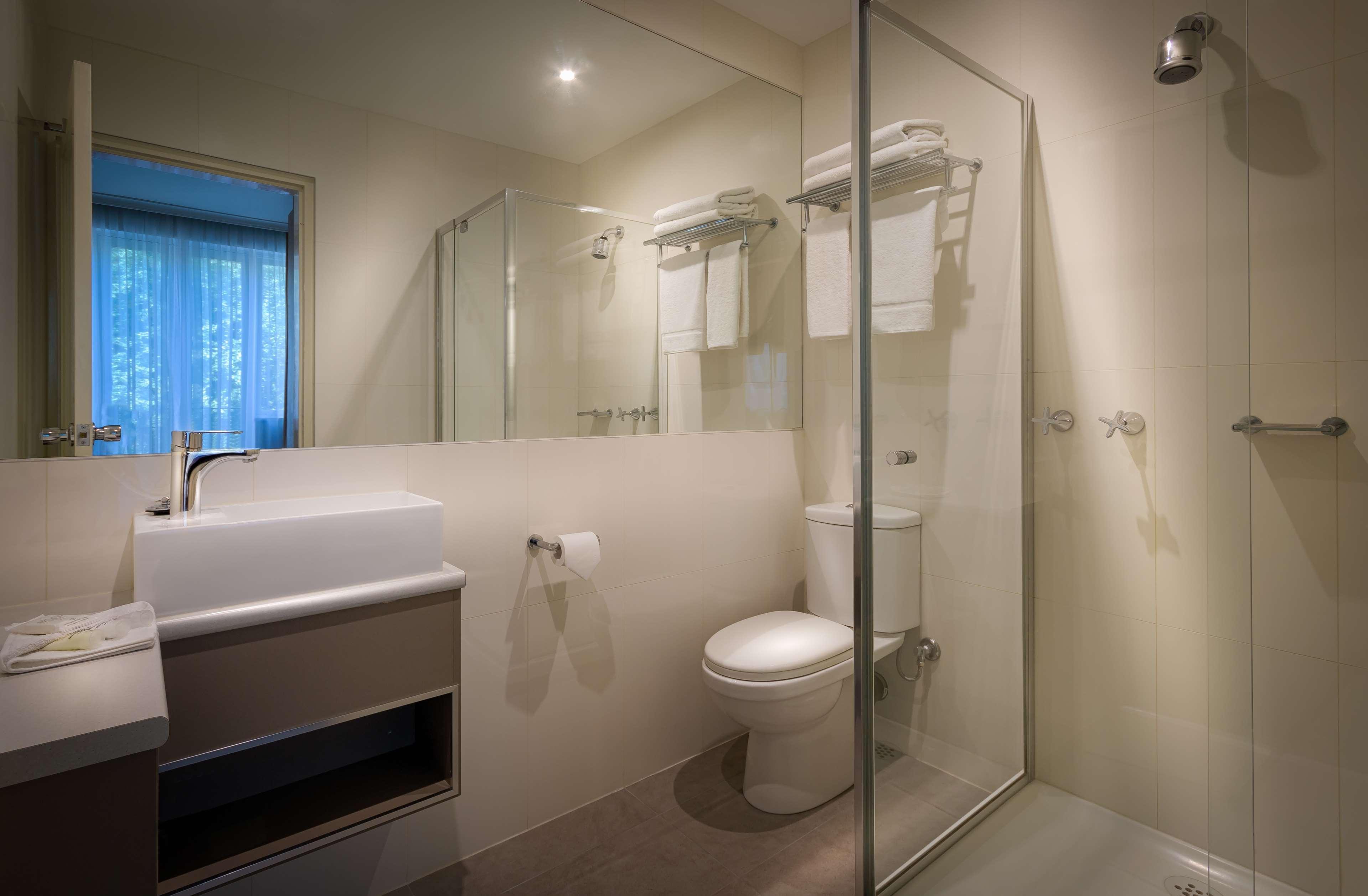 Hotel Western Travel Melbourne