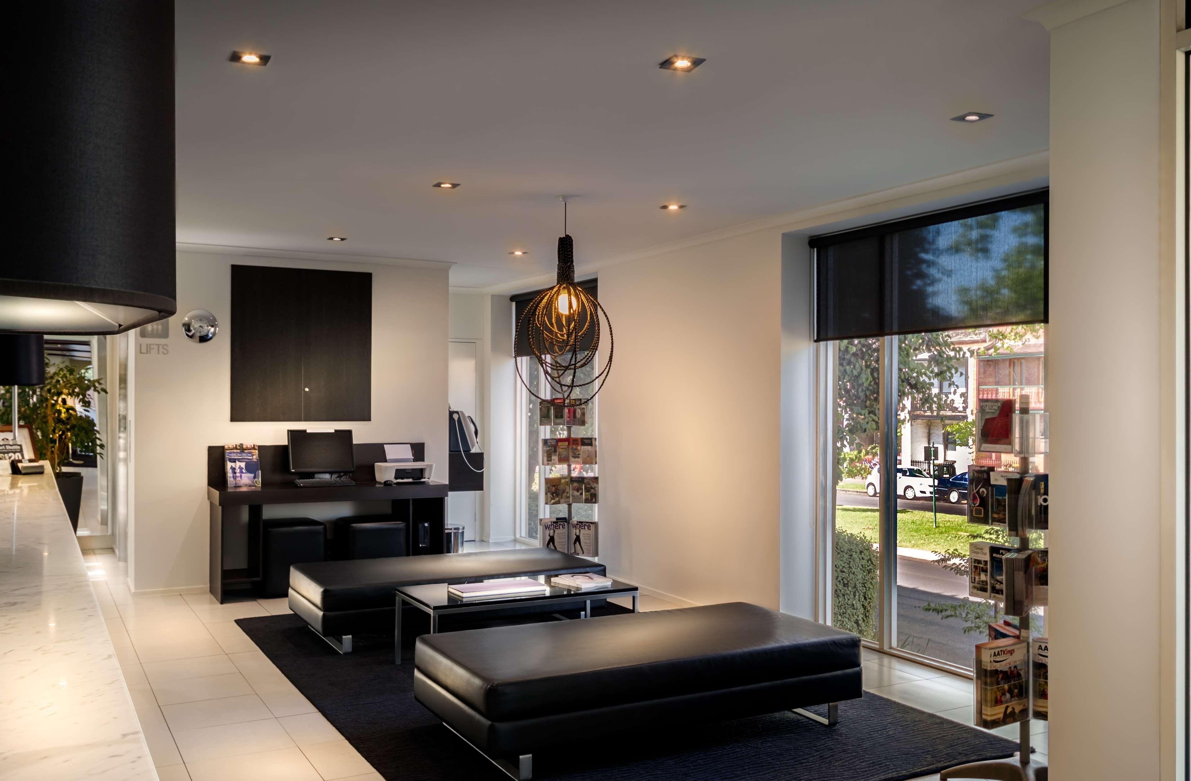 Hotel Western Travel Melbourne